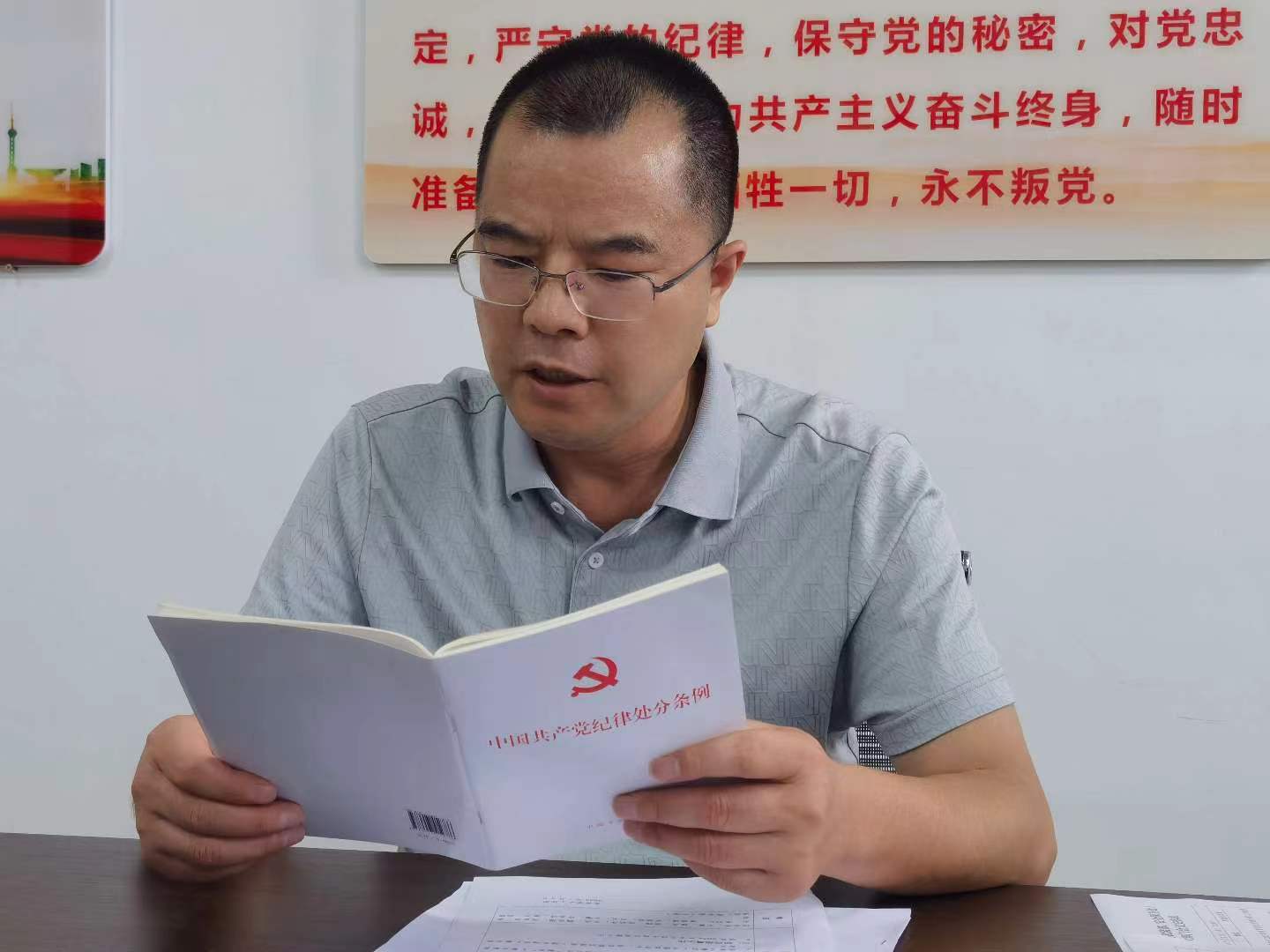 2ceba8ed2368a2c9675c95ed82ec388 2ceba8ed2368a2c9675c95ed82ec388