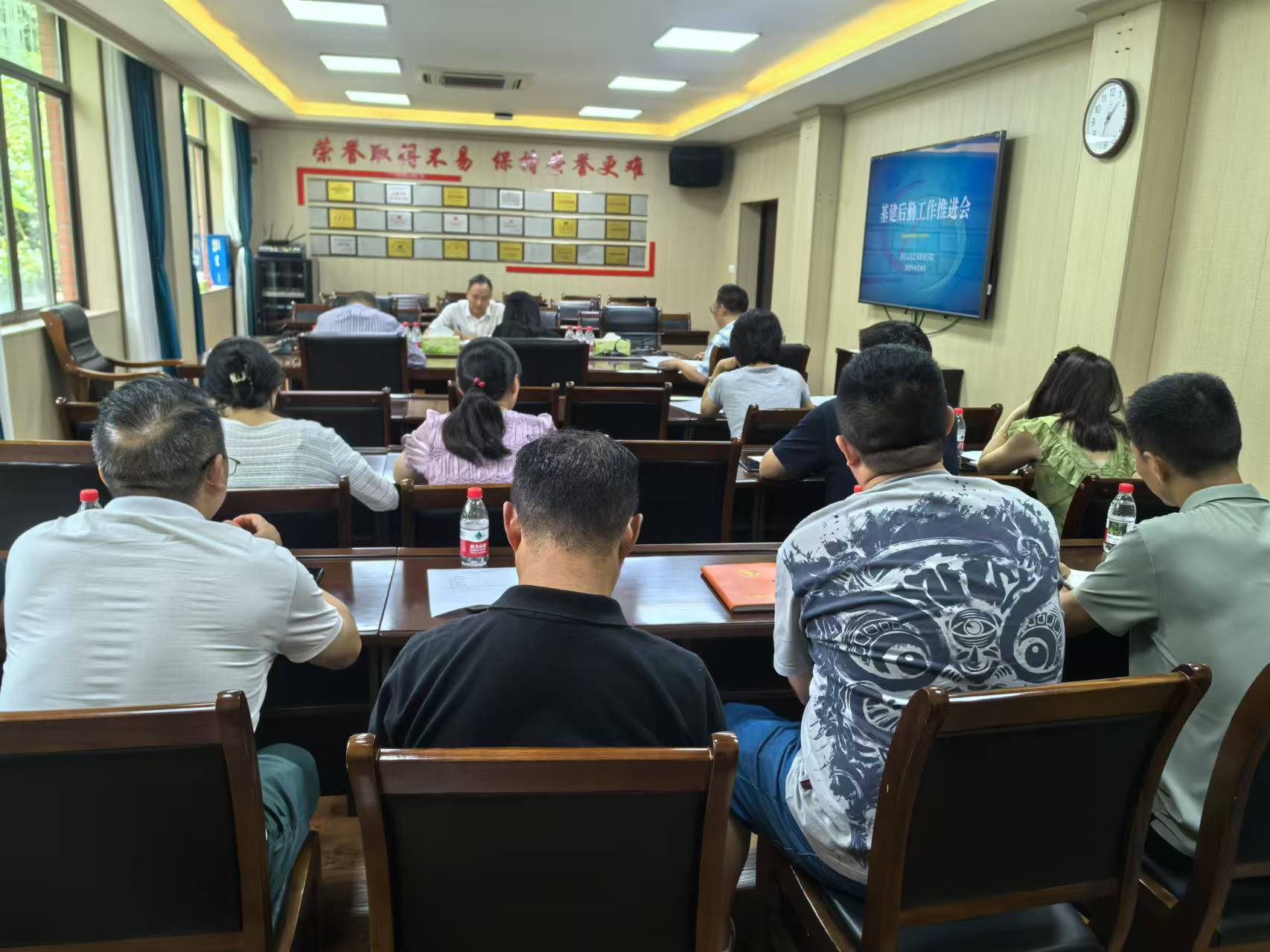 0b3939f6f0f640a3ea161200d04b7ea